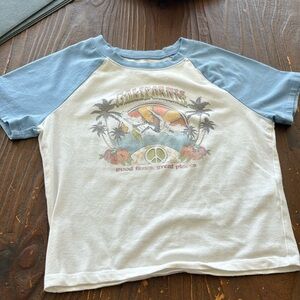 cropped t shirt from Hollister, stretchy and comfortable material